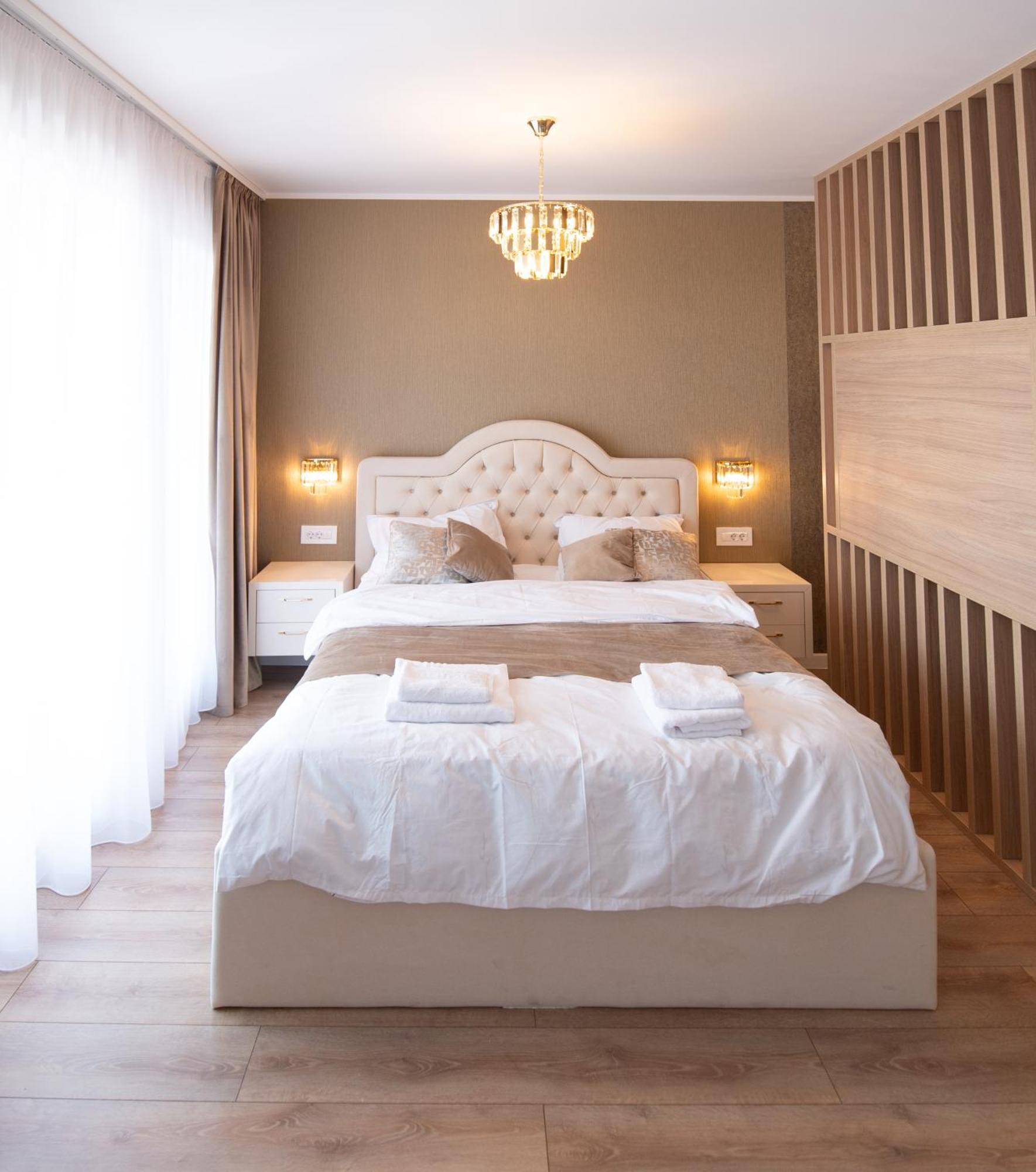 Uranus Luxury *